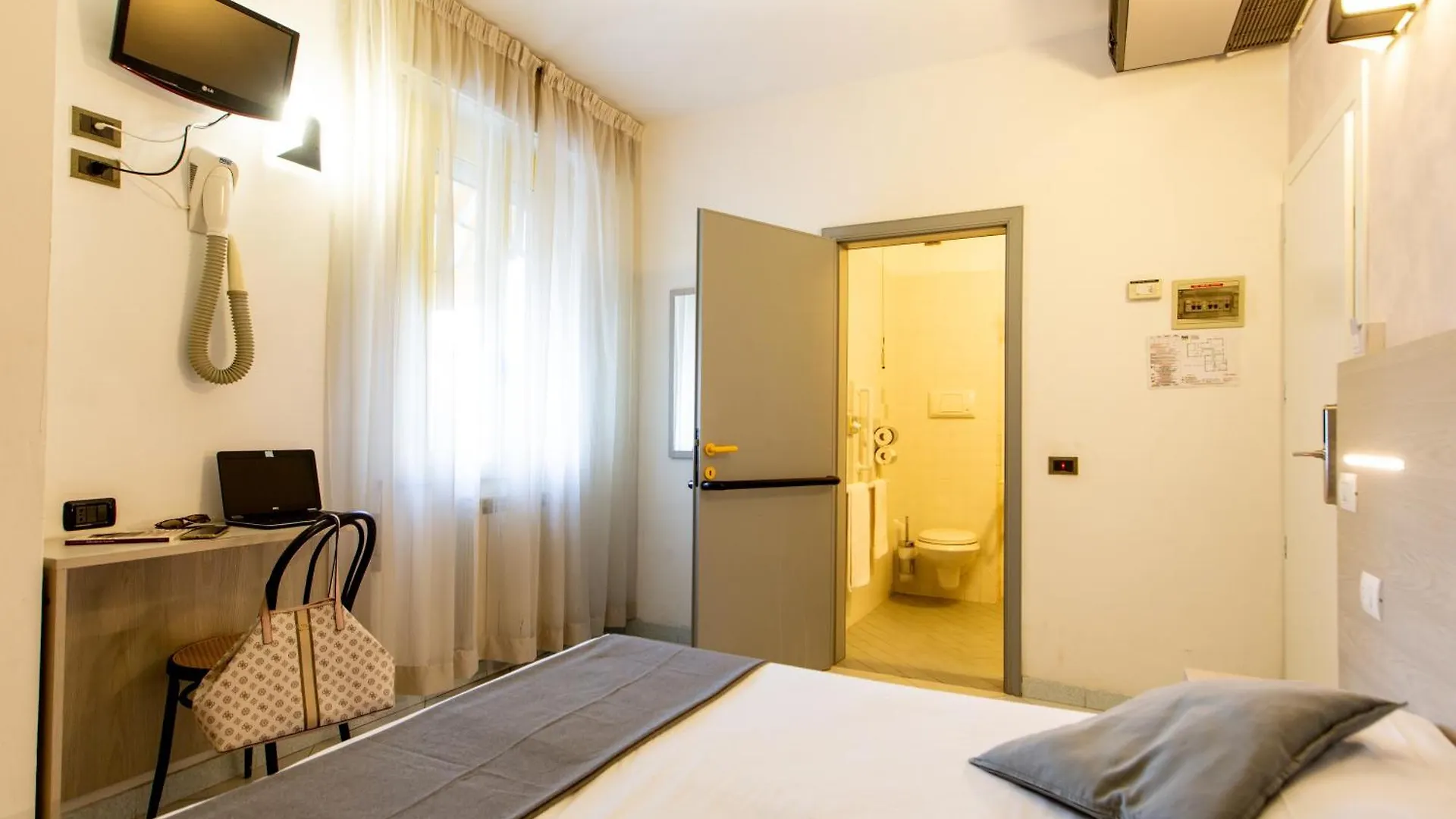Hotel Marzia con Piscina Riccione 3*,  Italia