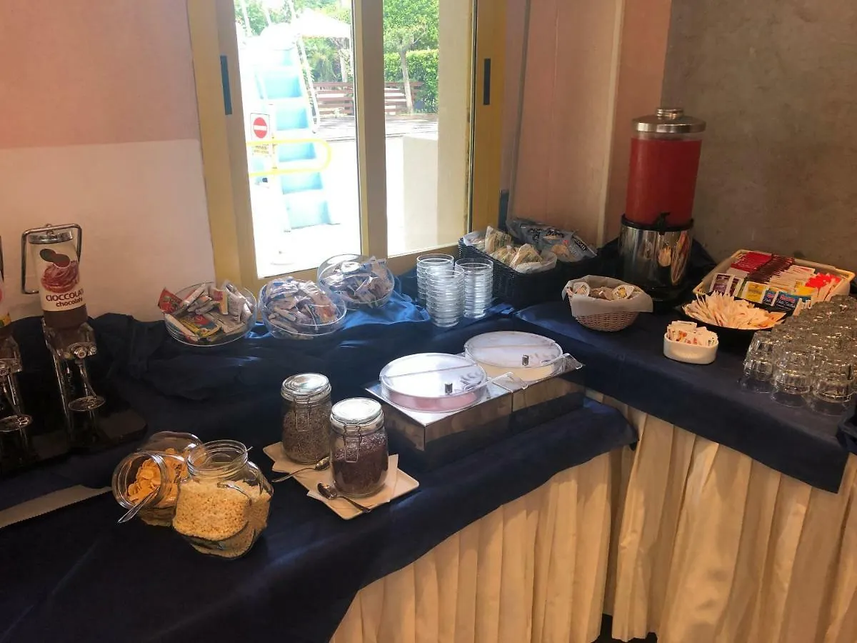 Hotel Marzia con Piscina Riccione
